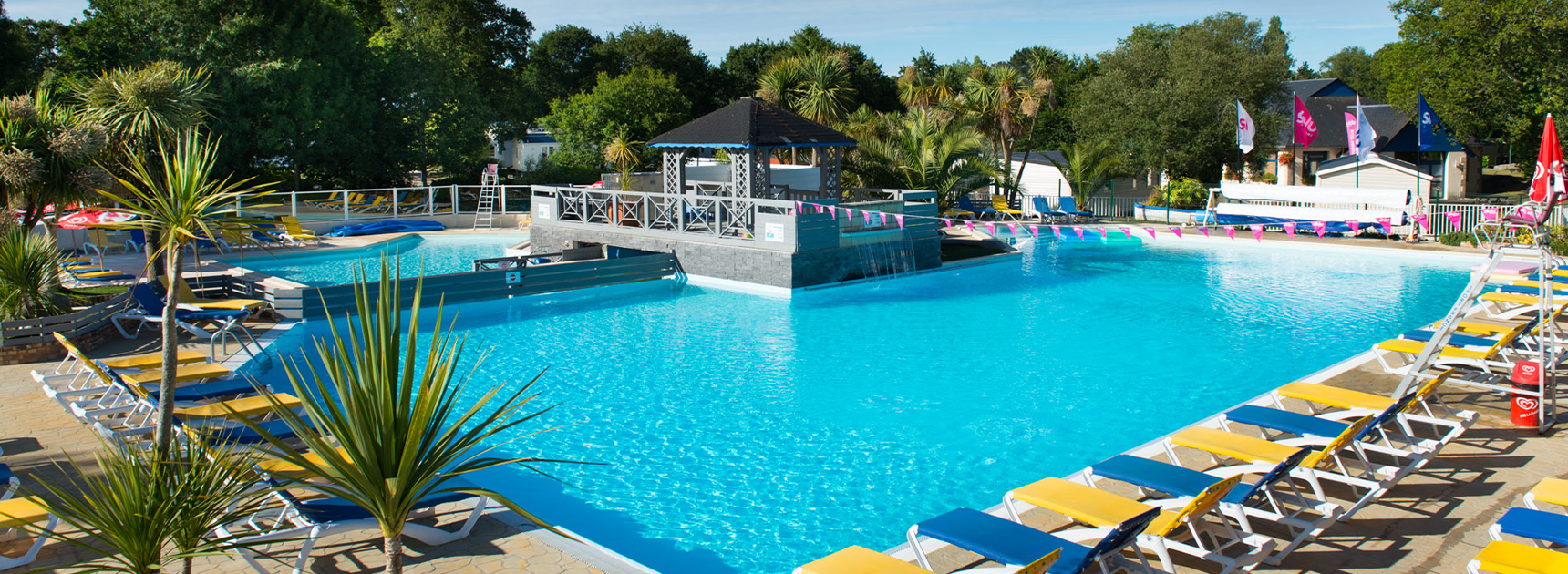 Piscine Extérieure au domaine de Kerlann