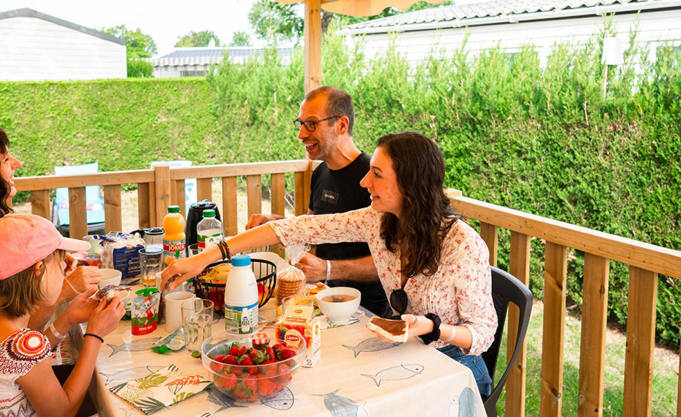 déjeuner en famille