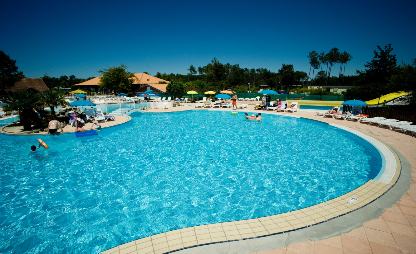 Camping La Reserve outdoor pool