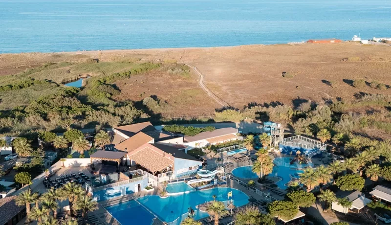 Marisol vue aerienne mer et piscine